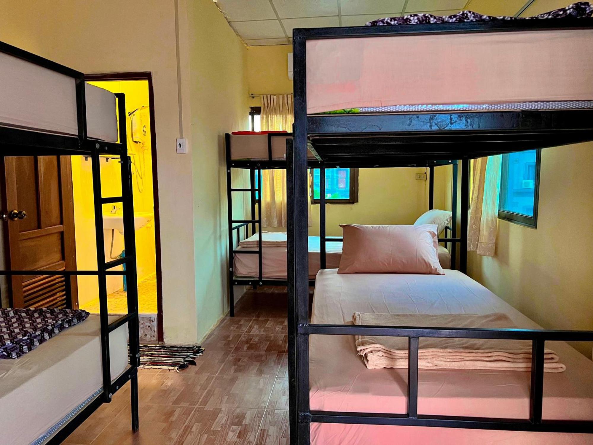 Easy Go Backpacker Hostel Vang Vieng Extérieur photo