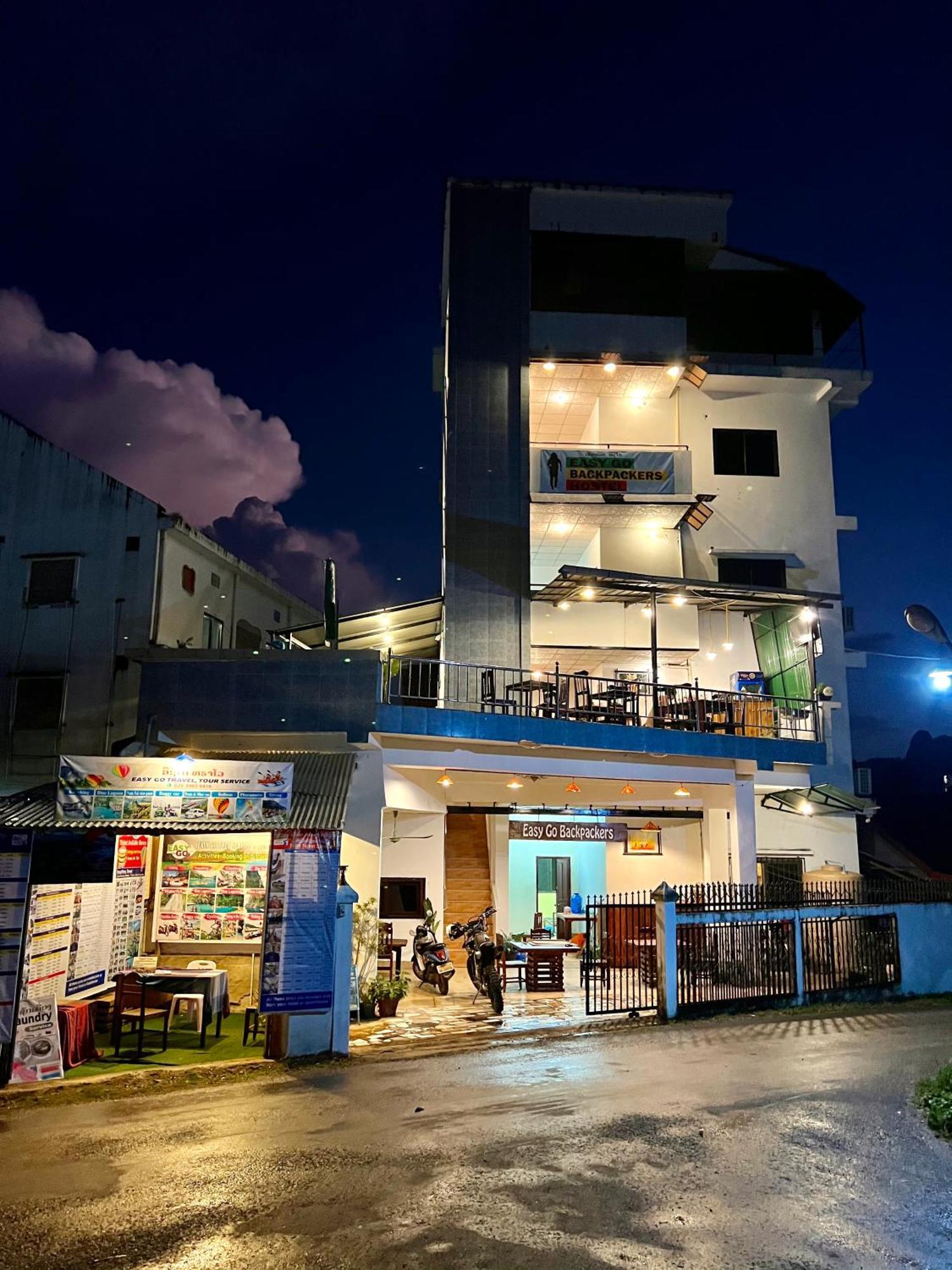 Easy Go Backpacker Hostel Vang Vieng Extérieur photo
