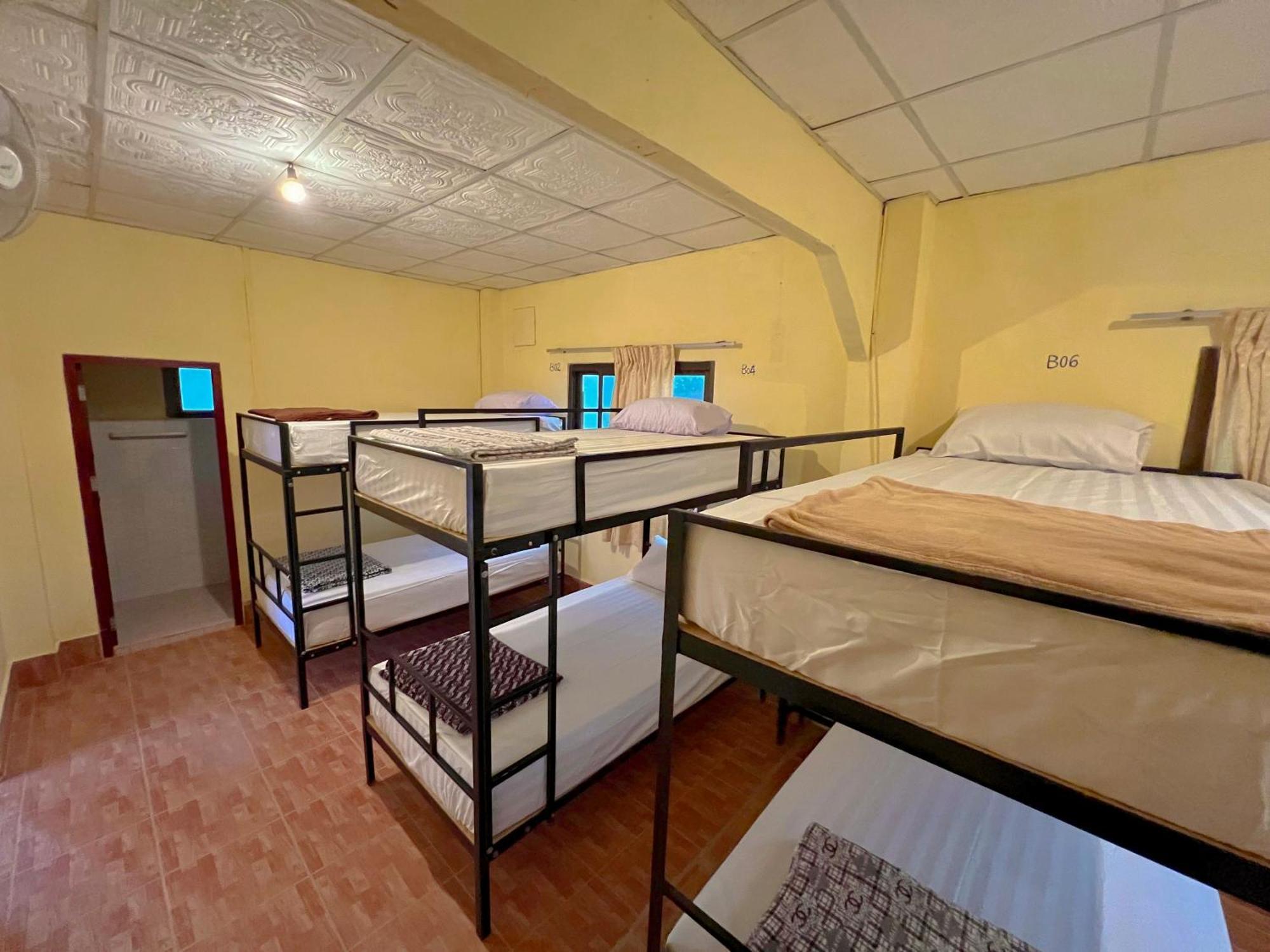 Easy Go Backpacker Hostel Vang Vieng Extérieur photo