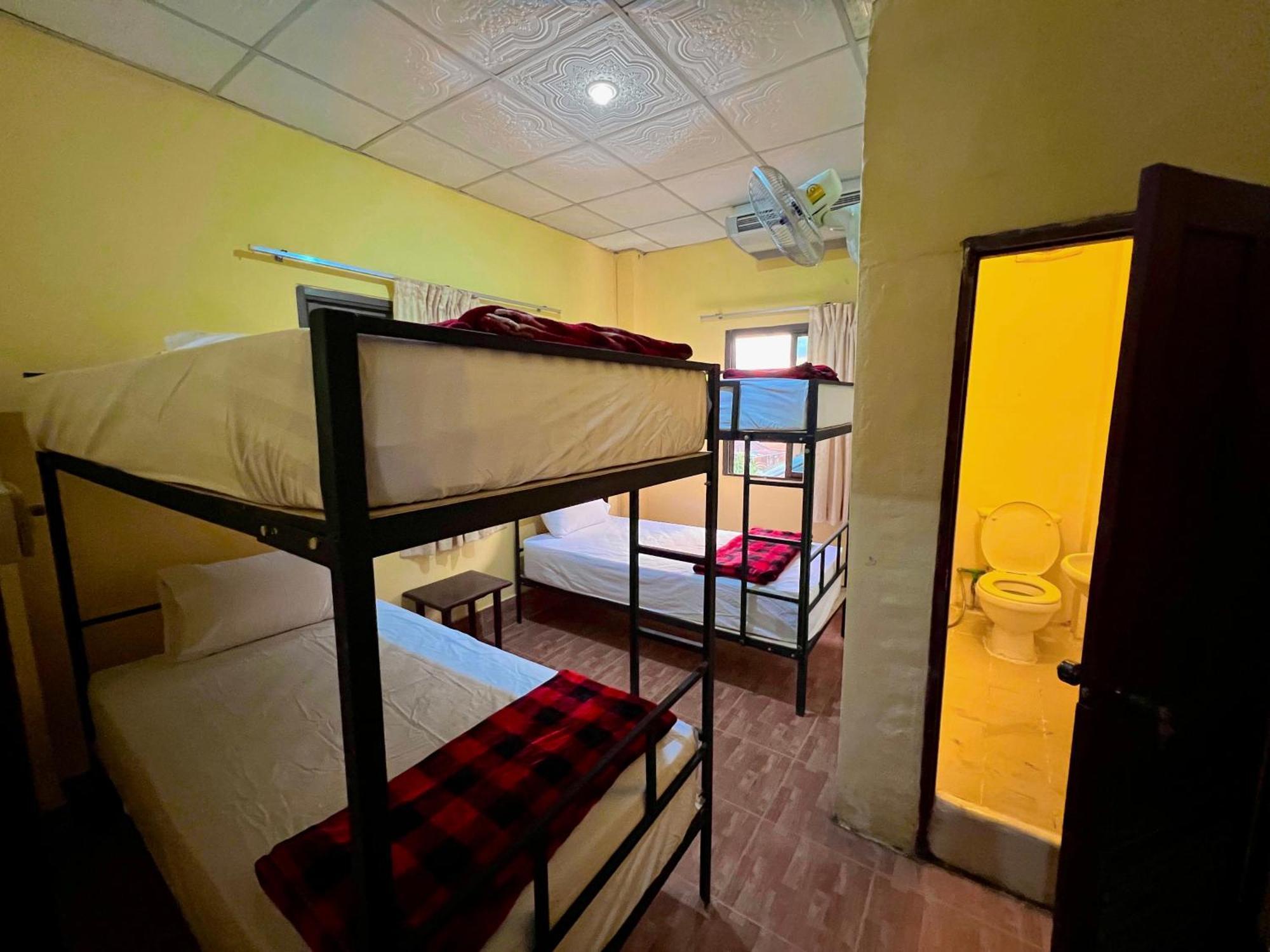 Easy Go Backpacker Hostel Vang Vieng Extérieur photo