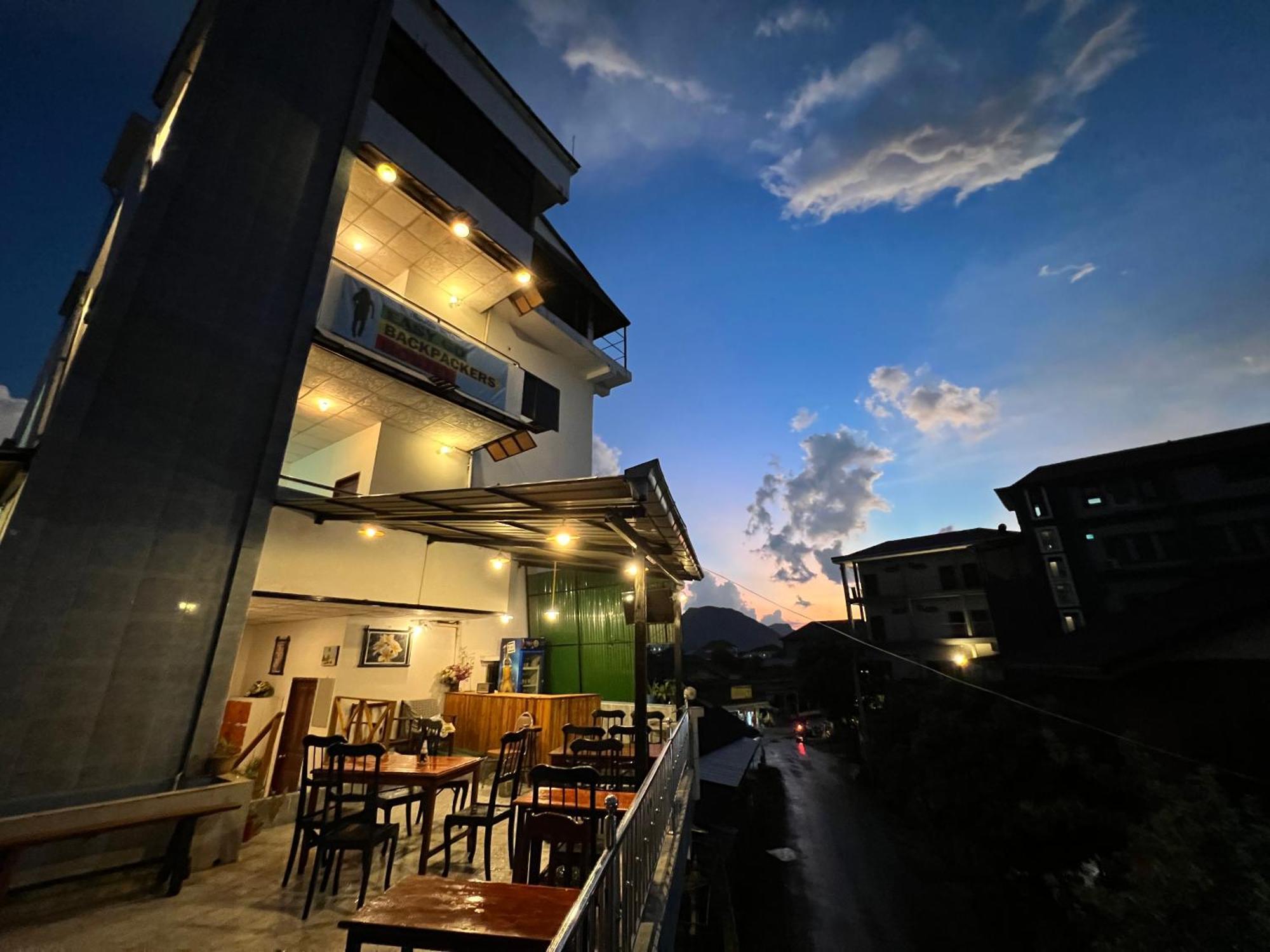 Easy Go Backpacker Hostel Vang Vieng Extérieur photo