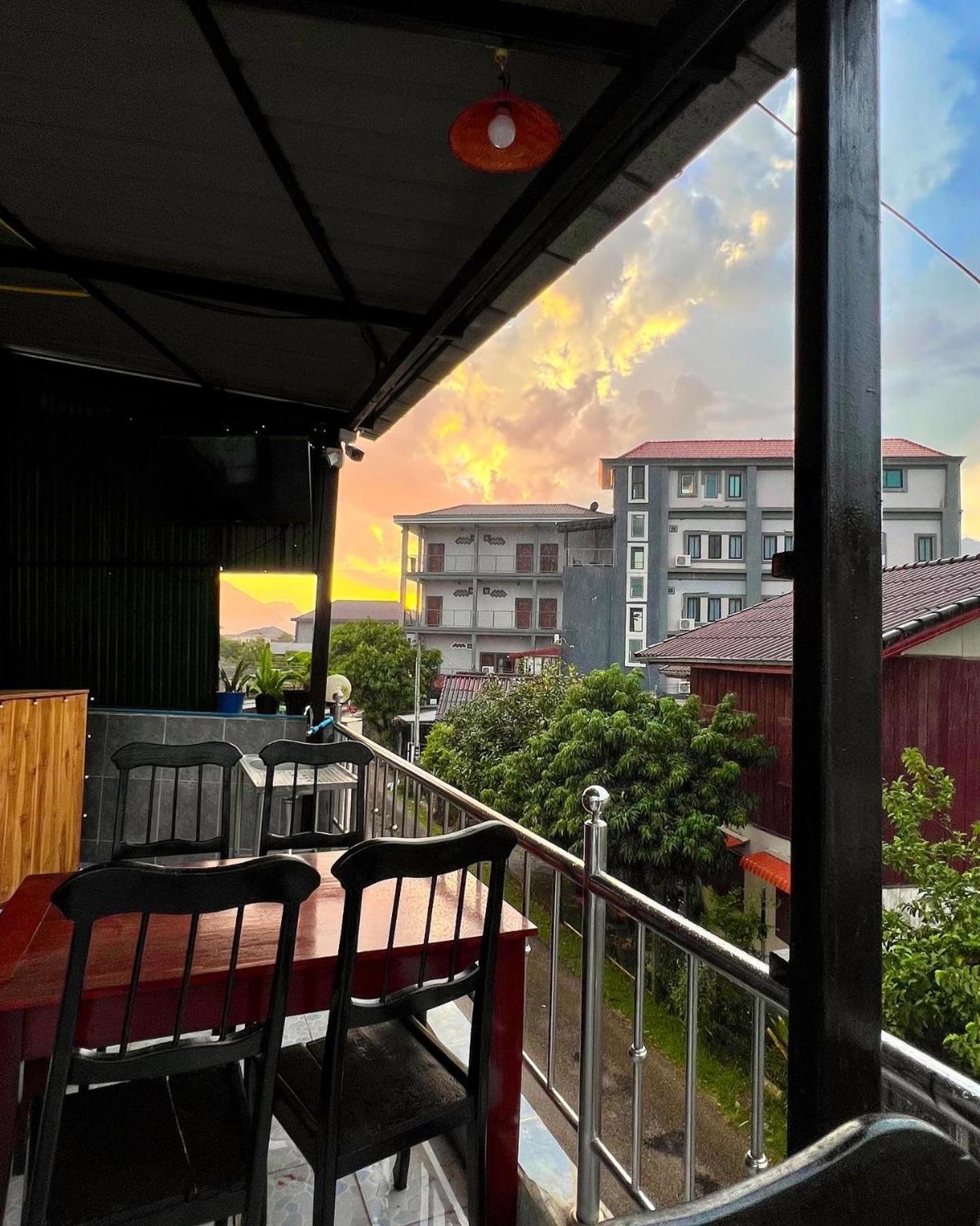 Easy Go Backpacker Hostel Vang Vieng Extérieur photo