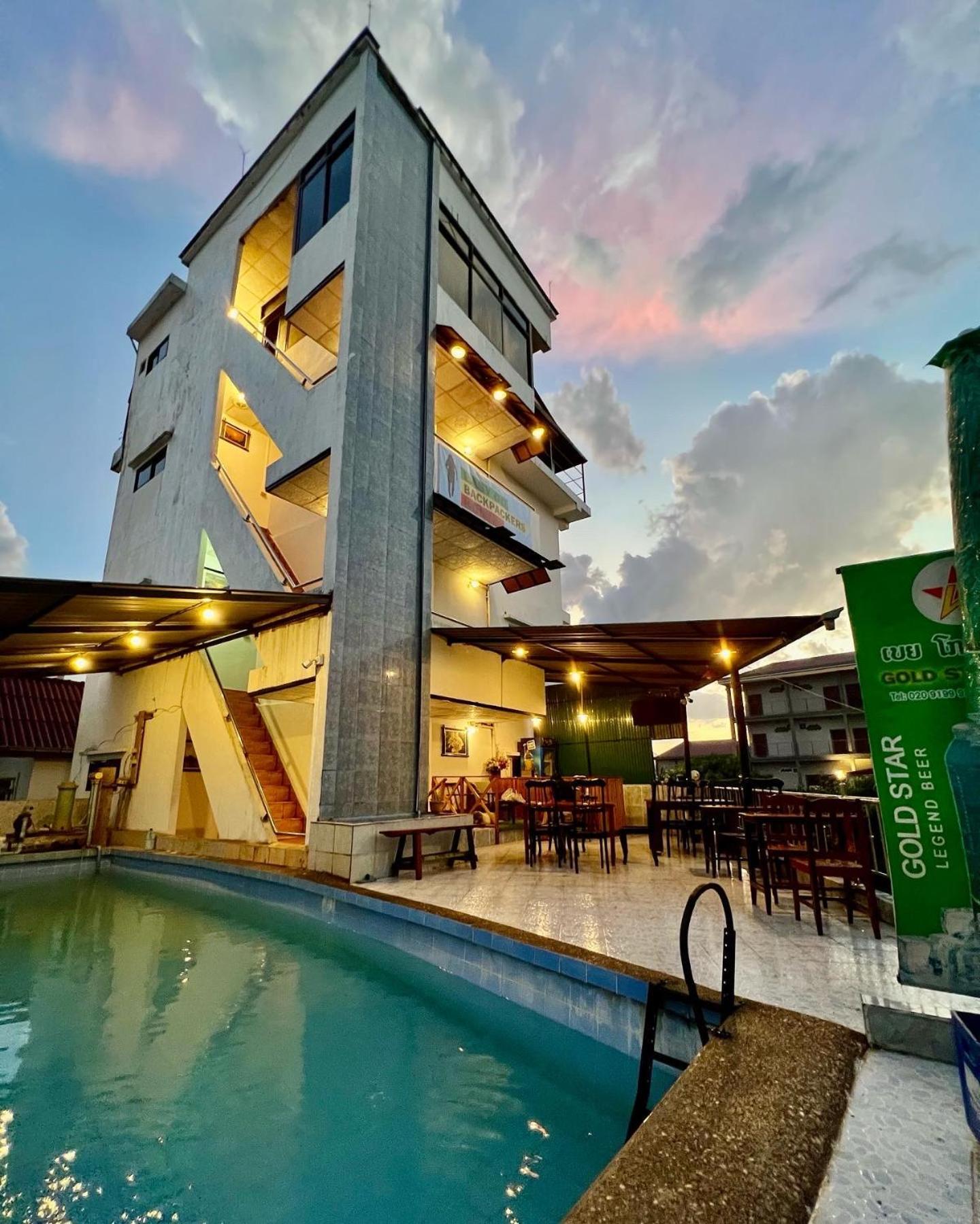Easy Go Backpacker Hostel Vang Vieng Extérieur photo