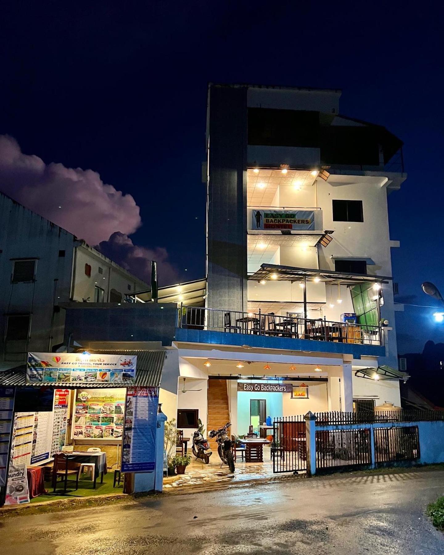 Easy Go Backpacker Hostel Vang Vieng Extérieur photo
