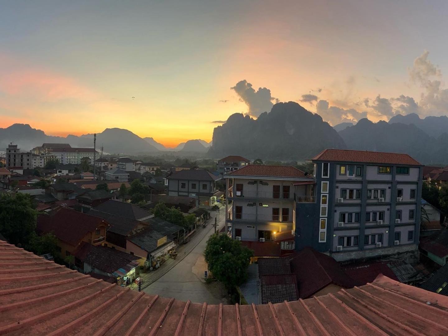 Easy Go Backpacker Hostel Vang Vieng Extérieur photo