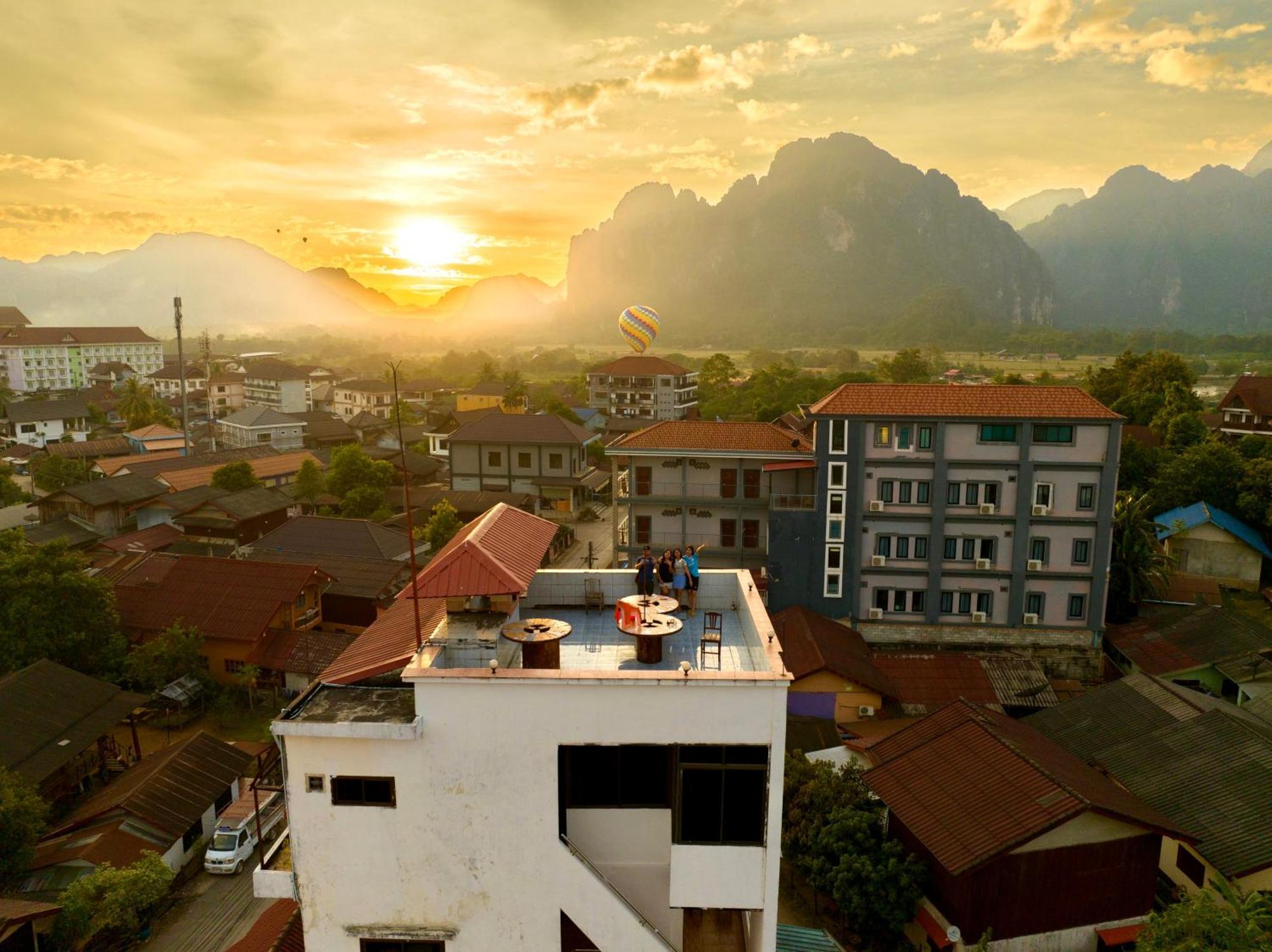 Easy Go Backpacker Hostel Vang Vieng Extérieur photo