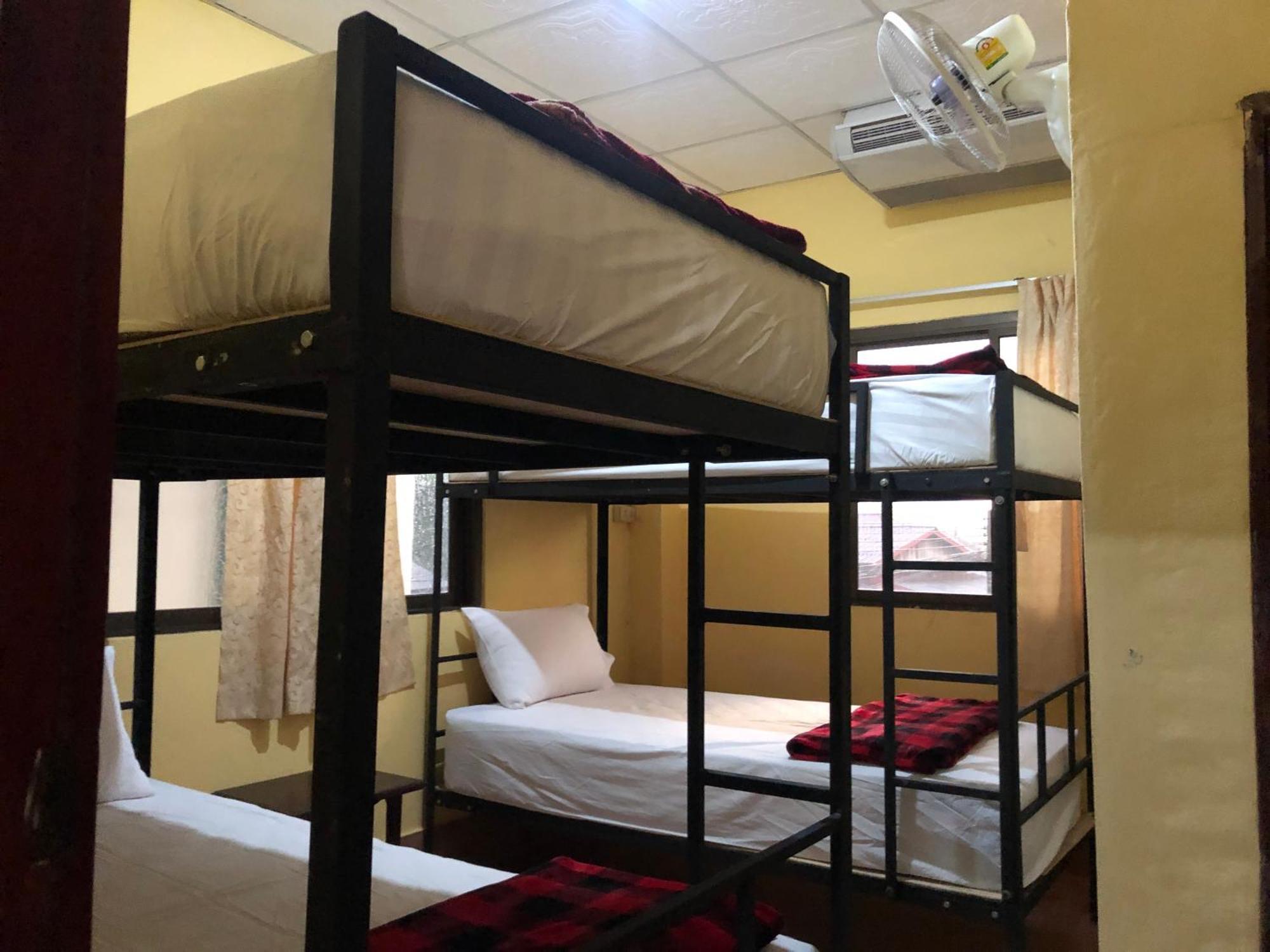 Easy Go Backpacker Hostel Vang Vieng Extérieur photo