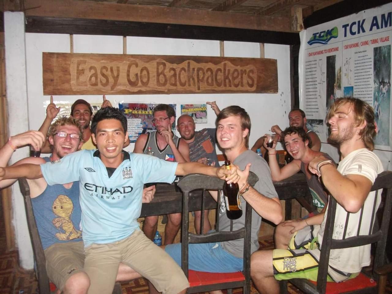 Easy Go Backpacker Hostel Vang Vieng Extérieur photo